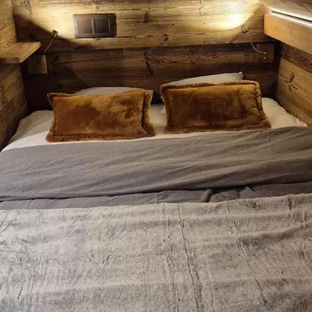 Le Grenier - Romantique Et Exclusif تشامبري